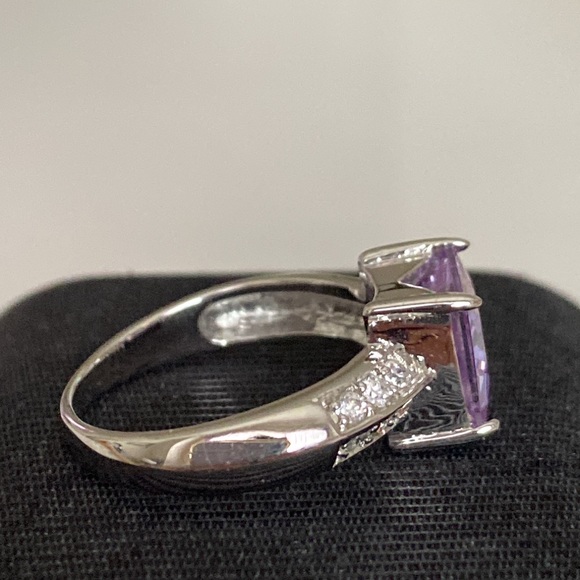 🩷🌟🌸 HOST PICK 🌸🌟🩷 Amethyst gemstone Silver Ring - Picture 2 of 4